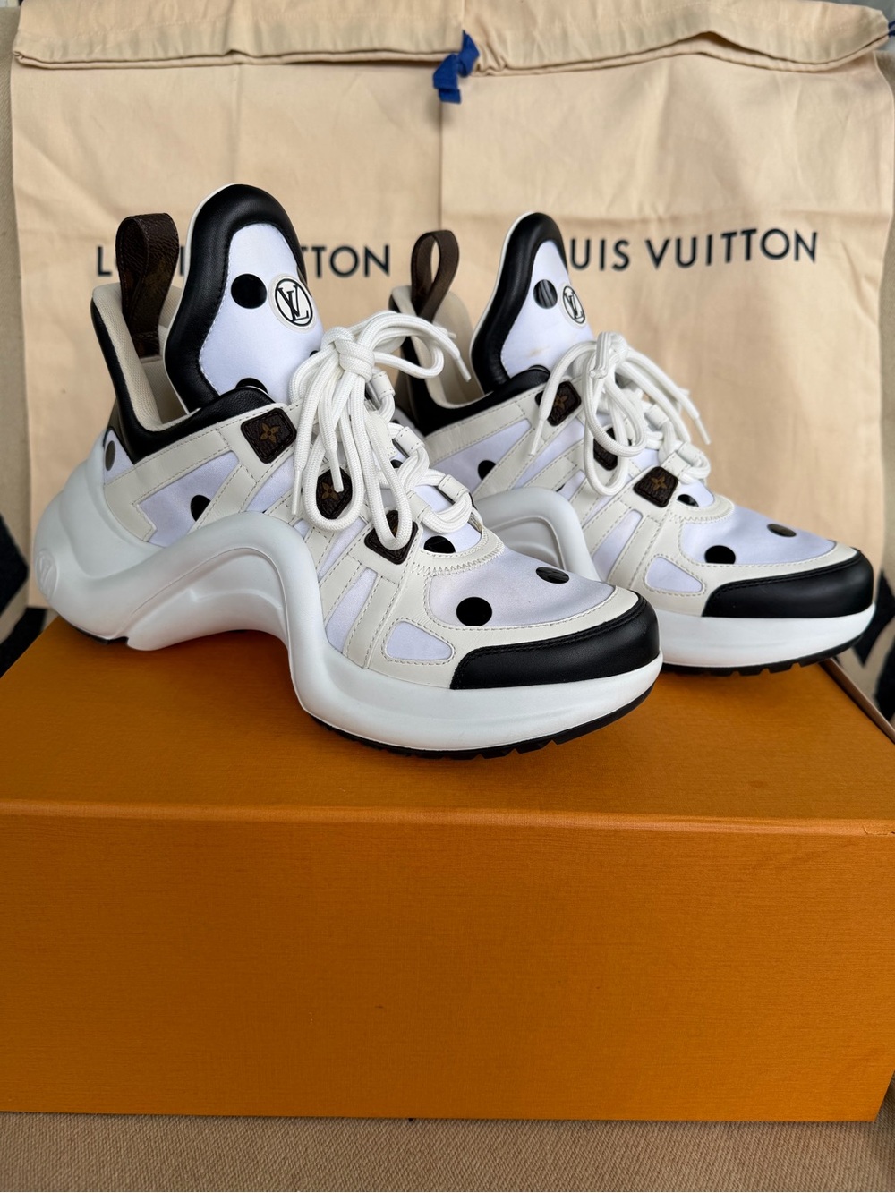Louis Vuitton Archlight Polka Dot White and Black Chunky Runner Sneakers - Picture 3 of 16